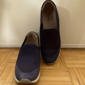 Naturalizer sneakers